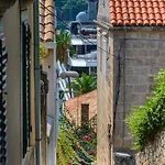 Appartement Charming Dalmatian 2-bedroom In The Heart Of Old Town Cavtat