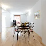 Appartement Charming Dalmatian 2-bedroom In The Heart Of Old Town *