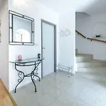 Charming Dalmatian 2-bedroom In The Heart Of Old Town Cavtat