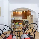 Appartement Charming Dalmatian 2-bedroom In The Heart Of Old Town *