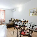 Appartement Charming Dalmatian 2-bedroom In The Heart Of Old Town Cavtat