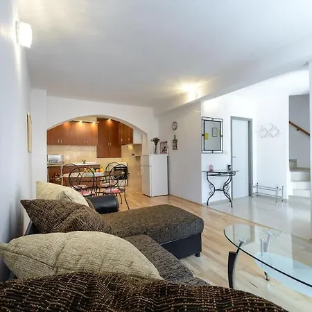 Apartment Charming Dalmatian 2-bedroom In The Heart Of Old Town *