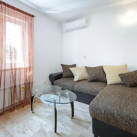 Charming Dalmatian 2-bedroom In The Heart Of Old Town *