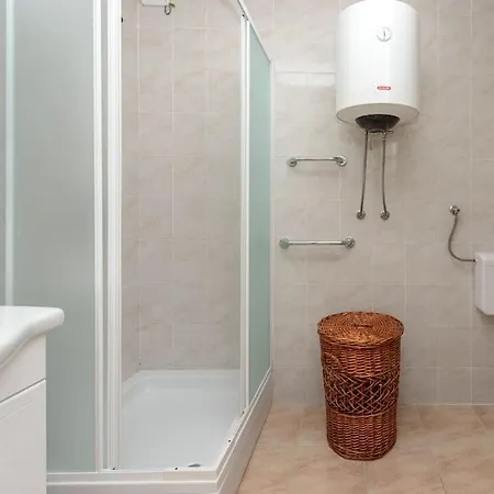 Apartment Charming Dalmatian 2-bedroom In The Heart Of Old Town Cavtat